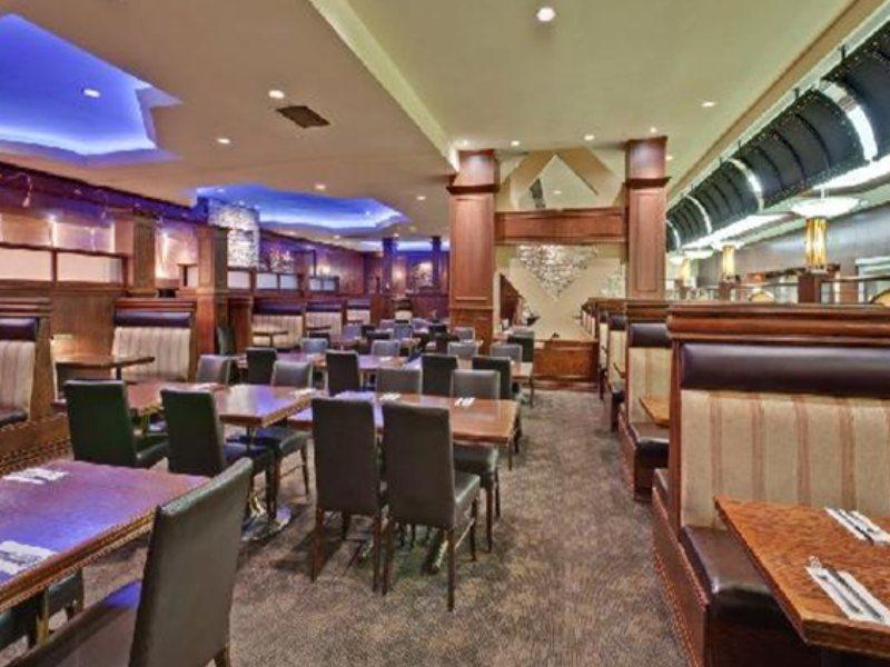 Holiday Inn Montreal Midtown Экстерьер фото