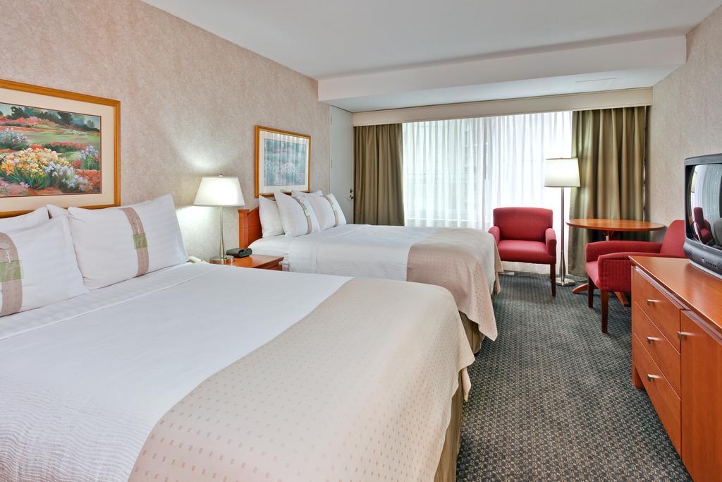 Holiday Inn Montreal Midtown Номер фото