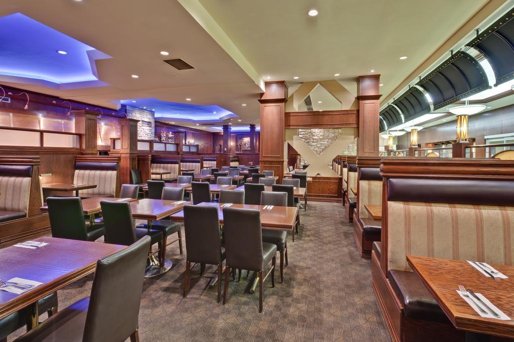 Holiday Inn Montreal Midtown Экстерьер фото