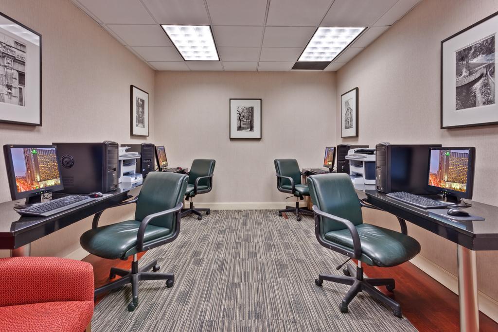 Holiday Inn Montreal Midtown Экстерьер фото